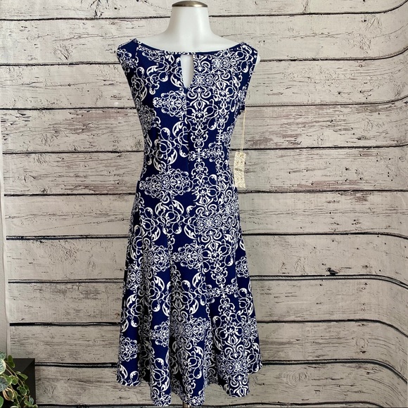 Haani Dresses & Skirts - NWT Haani blue and white dress